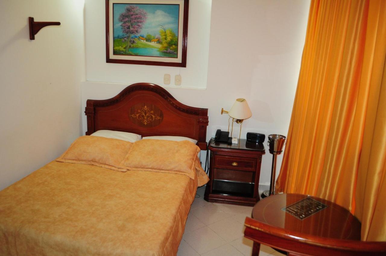 Hotel Quinta Avenida Кукута Экстерьер фото