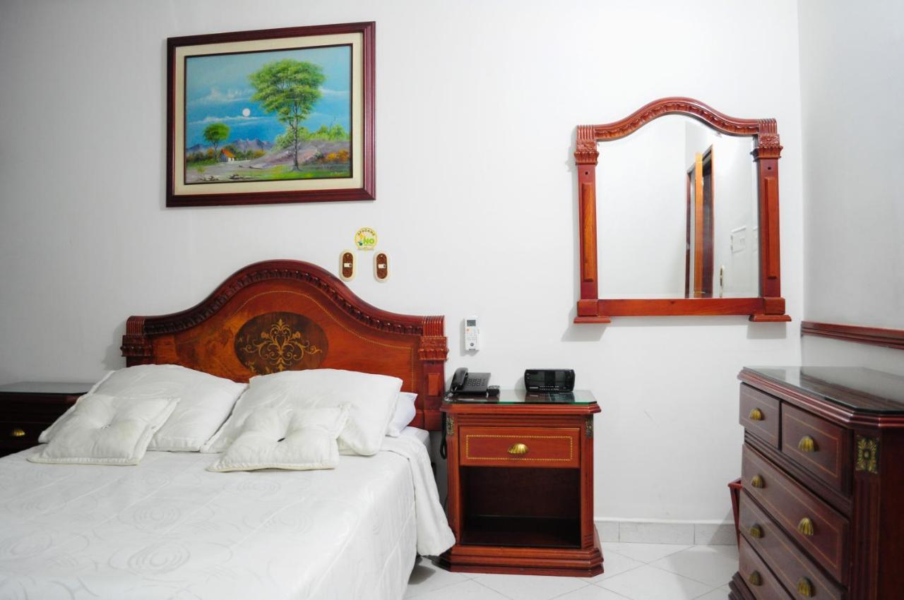 Hotel Quinta Avenida Кукута Экстерьер фото