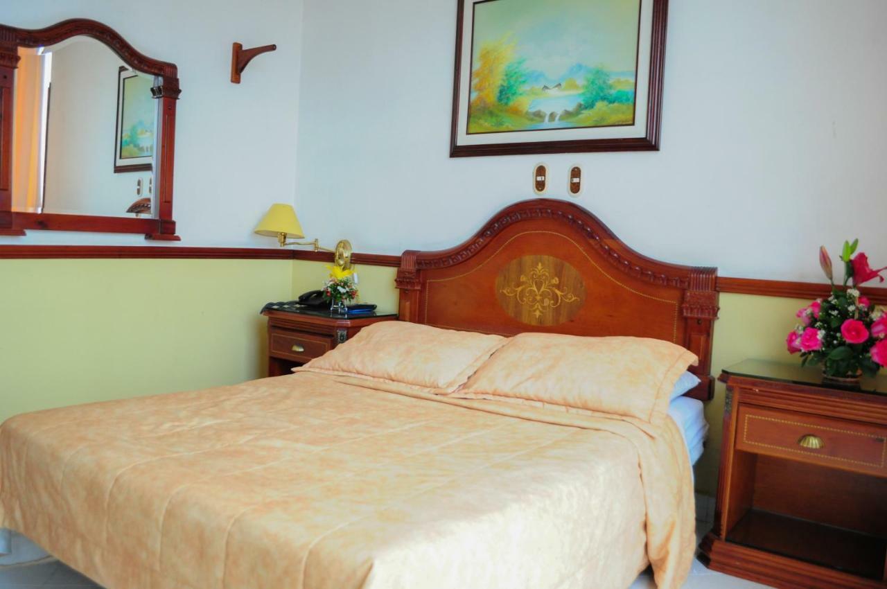 Hotel Quinta Avenida Кукута Экстерьер фото